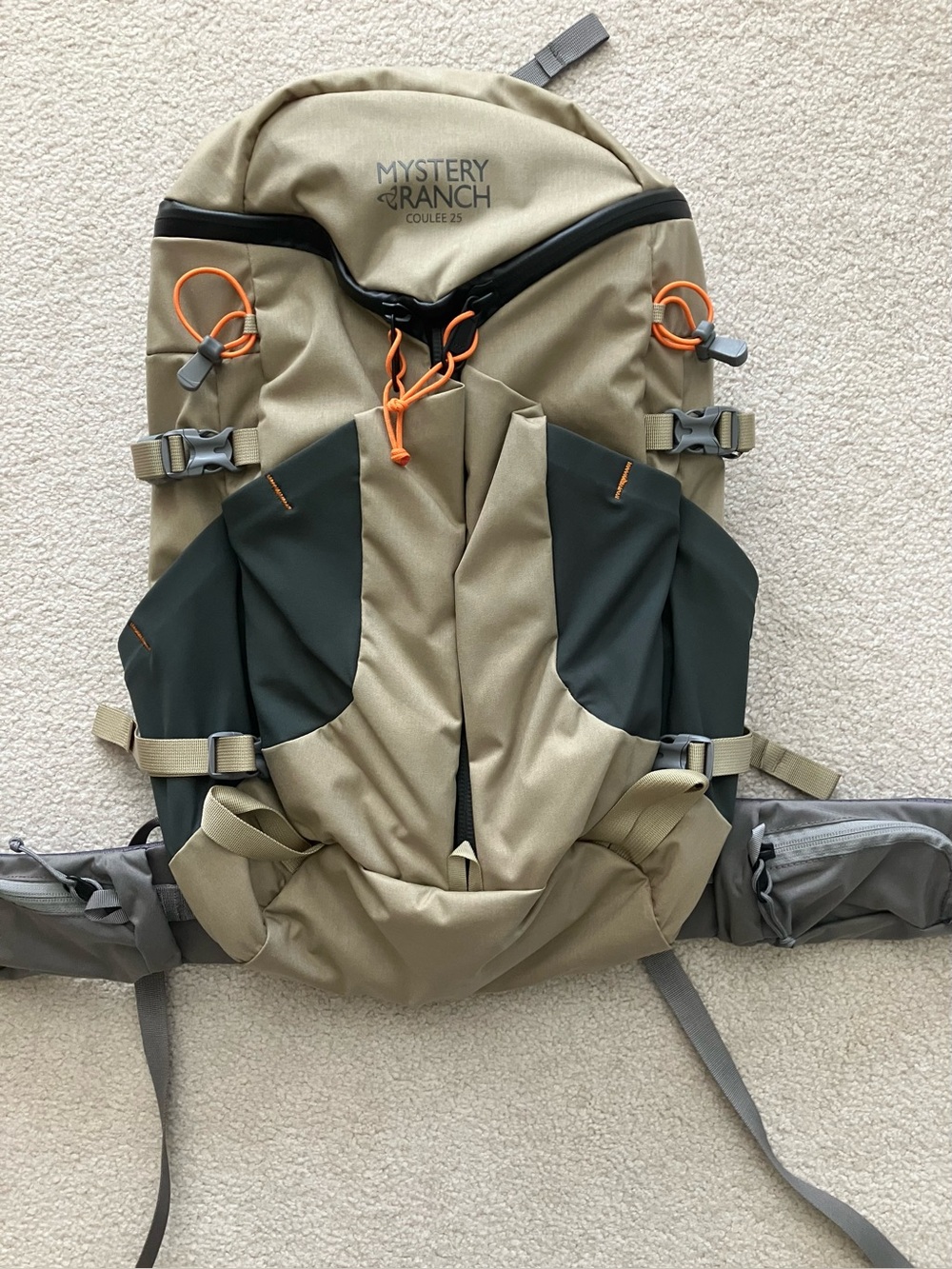 NWOT Mystery Ranch Coulee 25L Hiking Backpack in Hummus Color